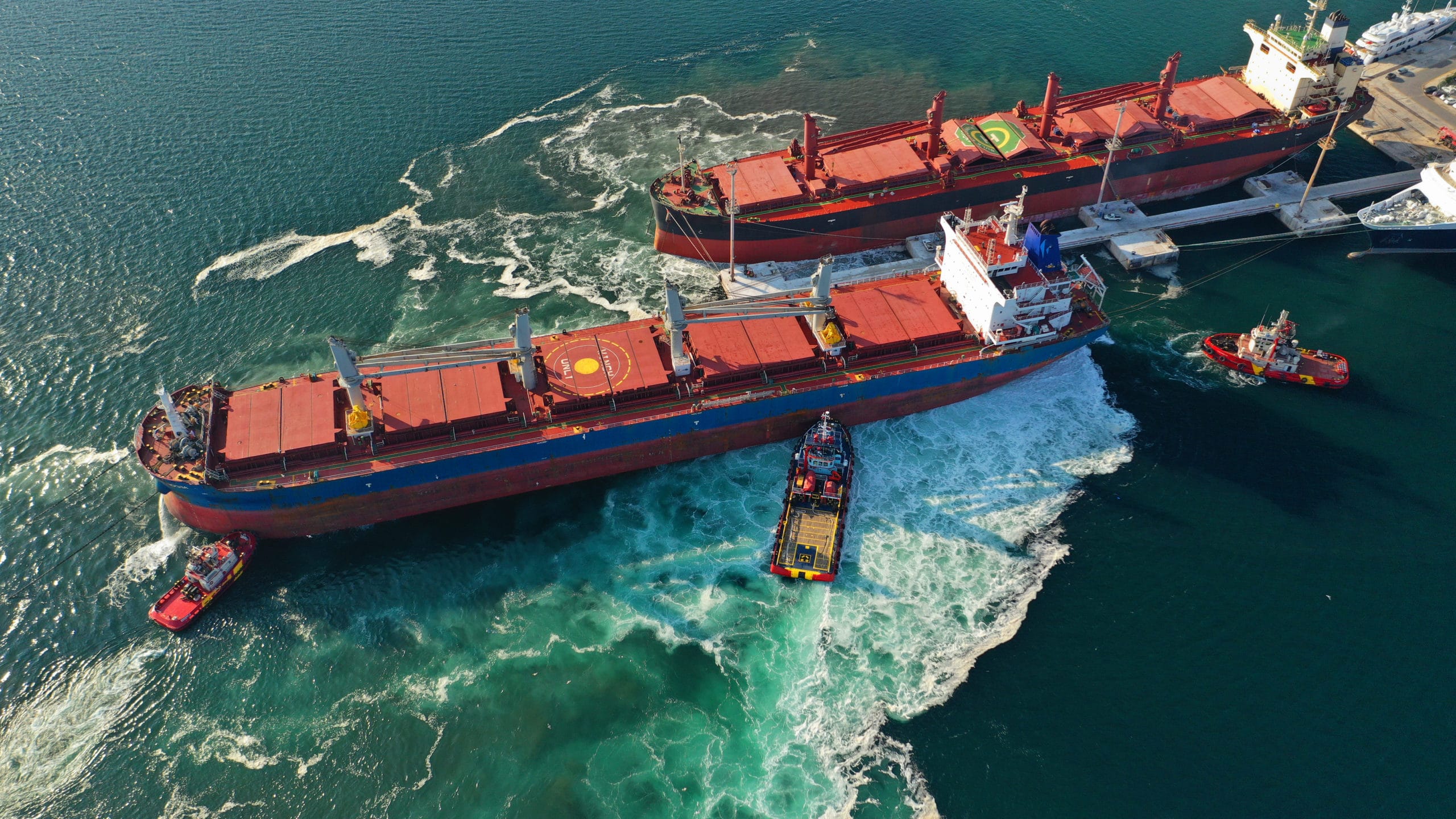 Transportation Become Easy with Bulk Cargo Vessel Chartering
