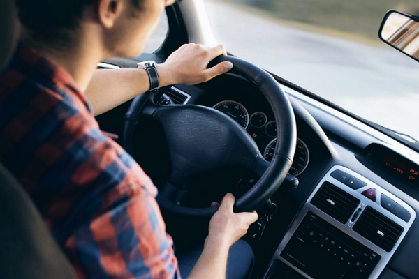 Driving school or private driver’s license? The pros